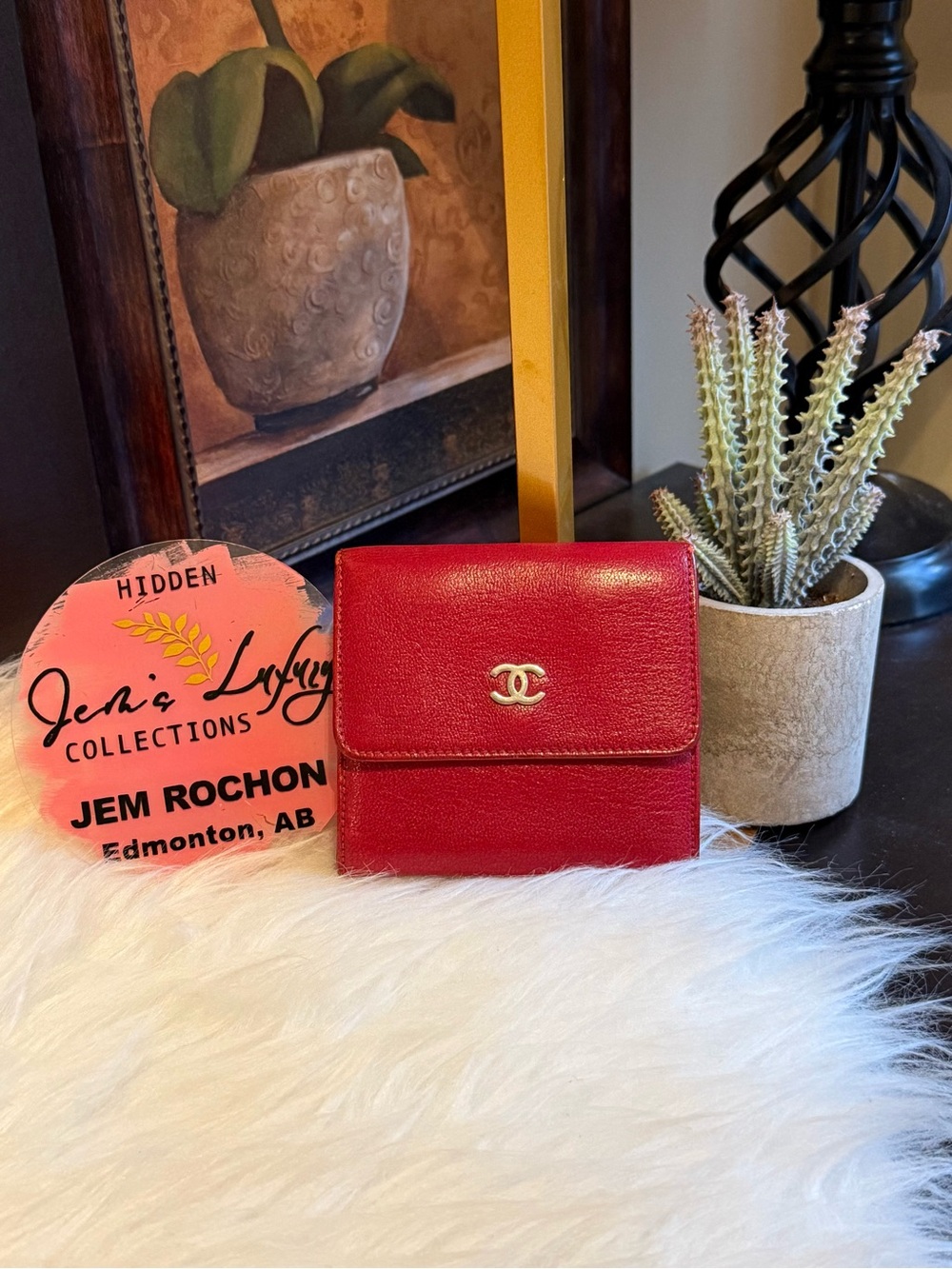 🌸CHANEL Red Trifold Leather Wallet with Gold CC Logo🌸